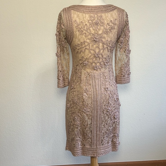 Sue Wong Nocturne Crochet Lace ribbon and rosette mesh sheath Beige dress size 2